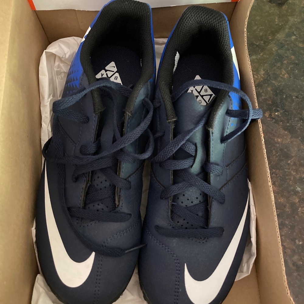 Jr. Nike Bomba TF Cleat NEW IN BOX